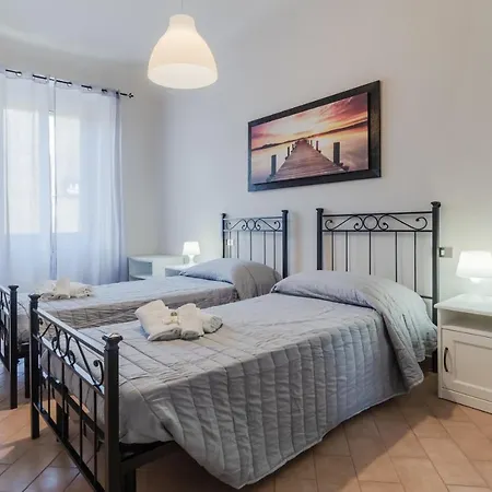 Porto Mirabello & Station Comfy X5! Apartament *