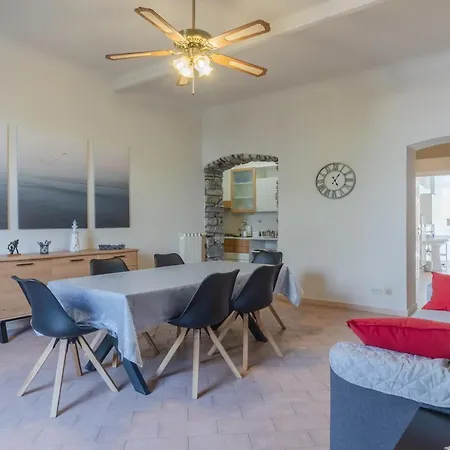 Apartament Porto Mirabello & Station Comfy X5! La Spezia