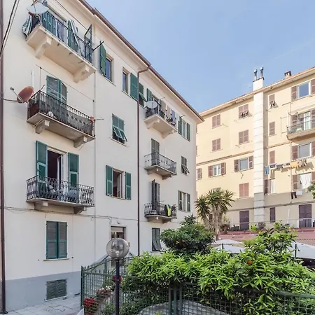 Apartamento Guesthost - Porto Mirabello & Station Comfy X5! La Spezia