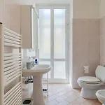 Appartement Guesthost - Porto Mirabello & Station Comfy X5!