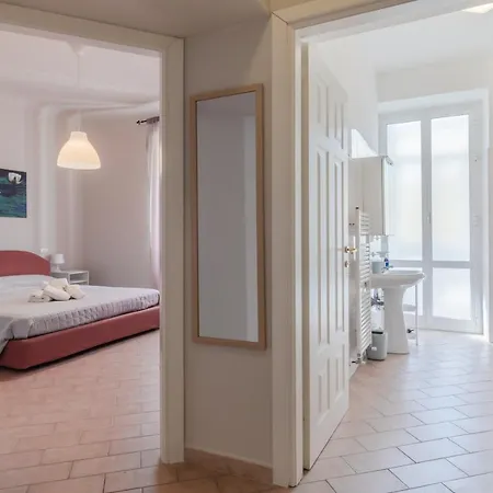 Apartmán Porto Mirabello & Station Comfy X5!