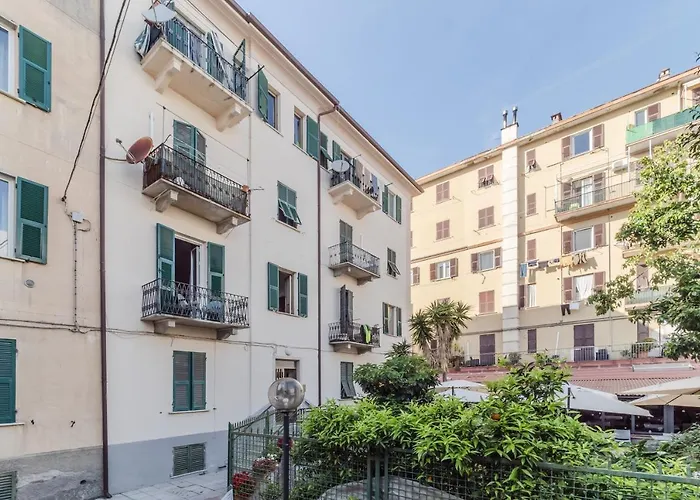 Apartment Guesthost - Porto Mirabello & Station Comfy X5! La Spezia
